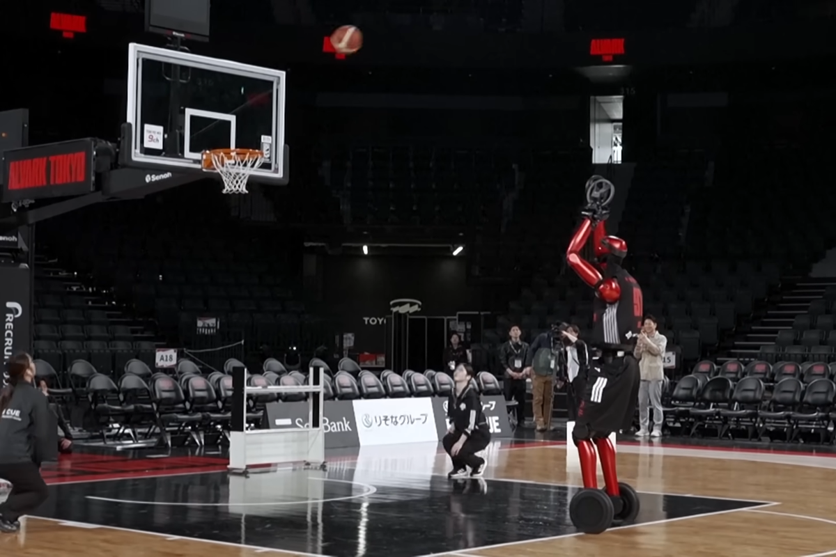 CUE7: Ο ρομποτικός μπασκετμπολίστας της Toyota που βάζει την Τεχνητή Νοημοσύνη στα παρκέ