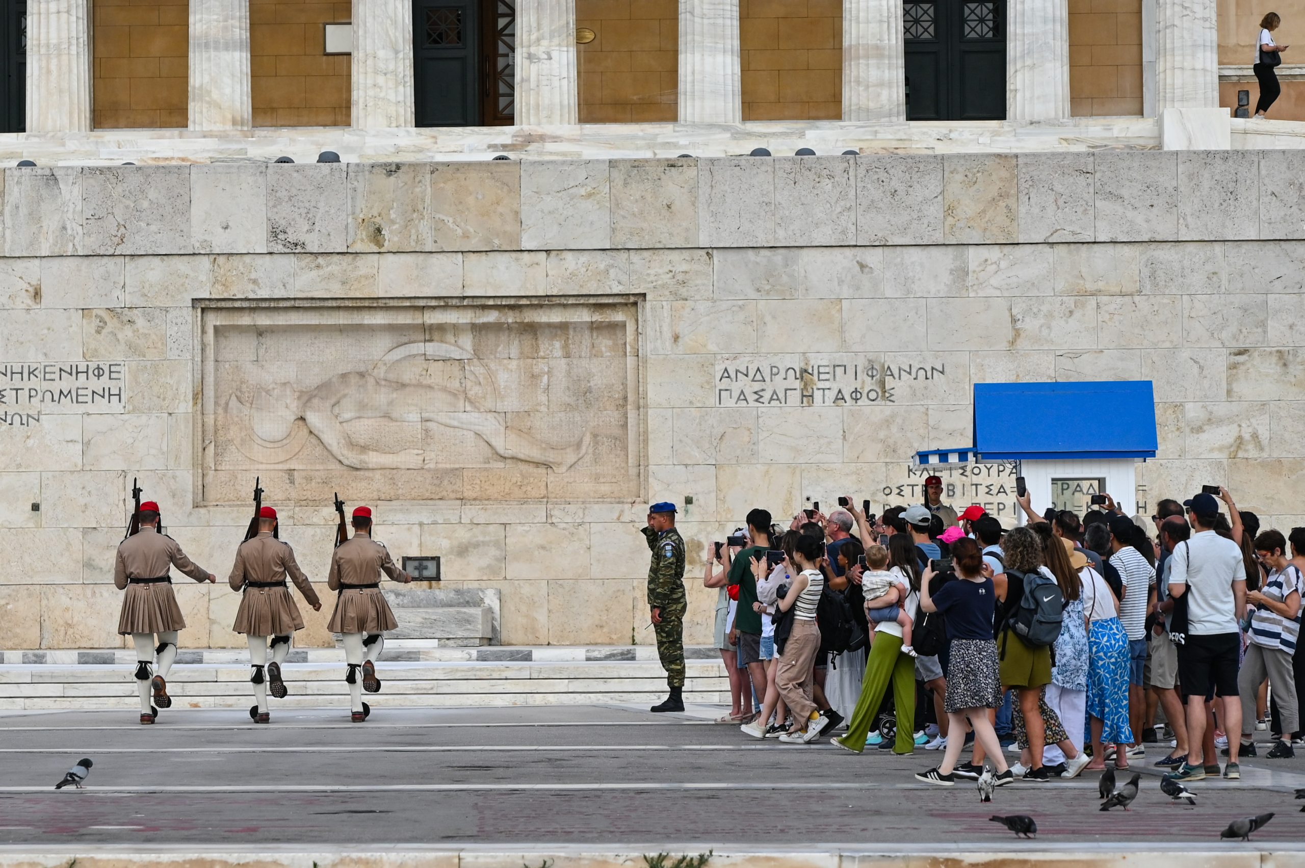 Τουρισμός: «Έκρηξη» εσόδων 70,7% στο δίμηνο – Ποιοι ξόδεψαν τα περισσότερα χρήματα