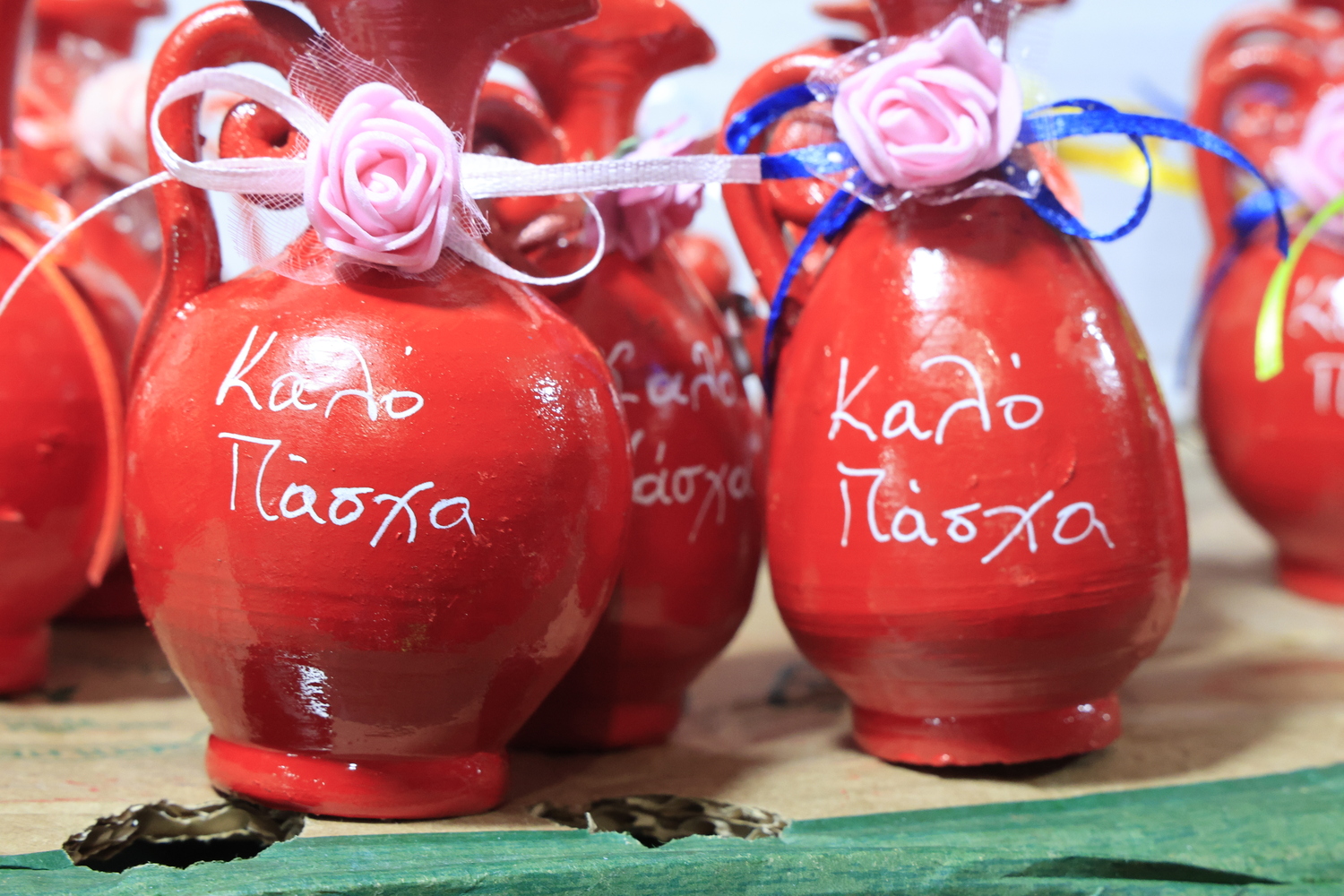 Πάσχα στα νησιά: Τα μοναδικά έθιμα σε Δωδεκάνησα και Κυκλάδες