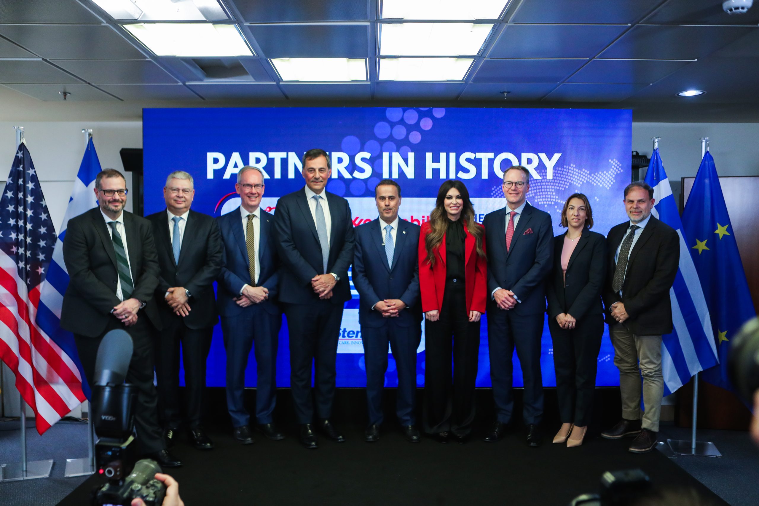 Υδρογονάνθρακες: Υπεγράφη η σύμβαση για τη γεώτρηση στο Ιόνιο – Παπασταύρου: «Ιστορική στιγμή για τη χώρα»