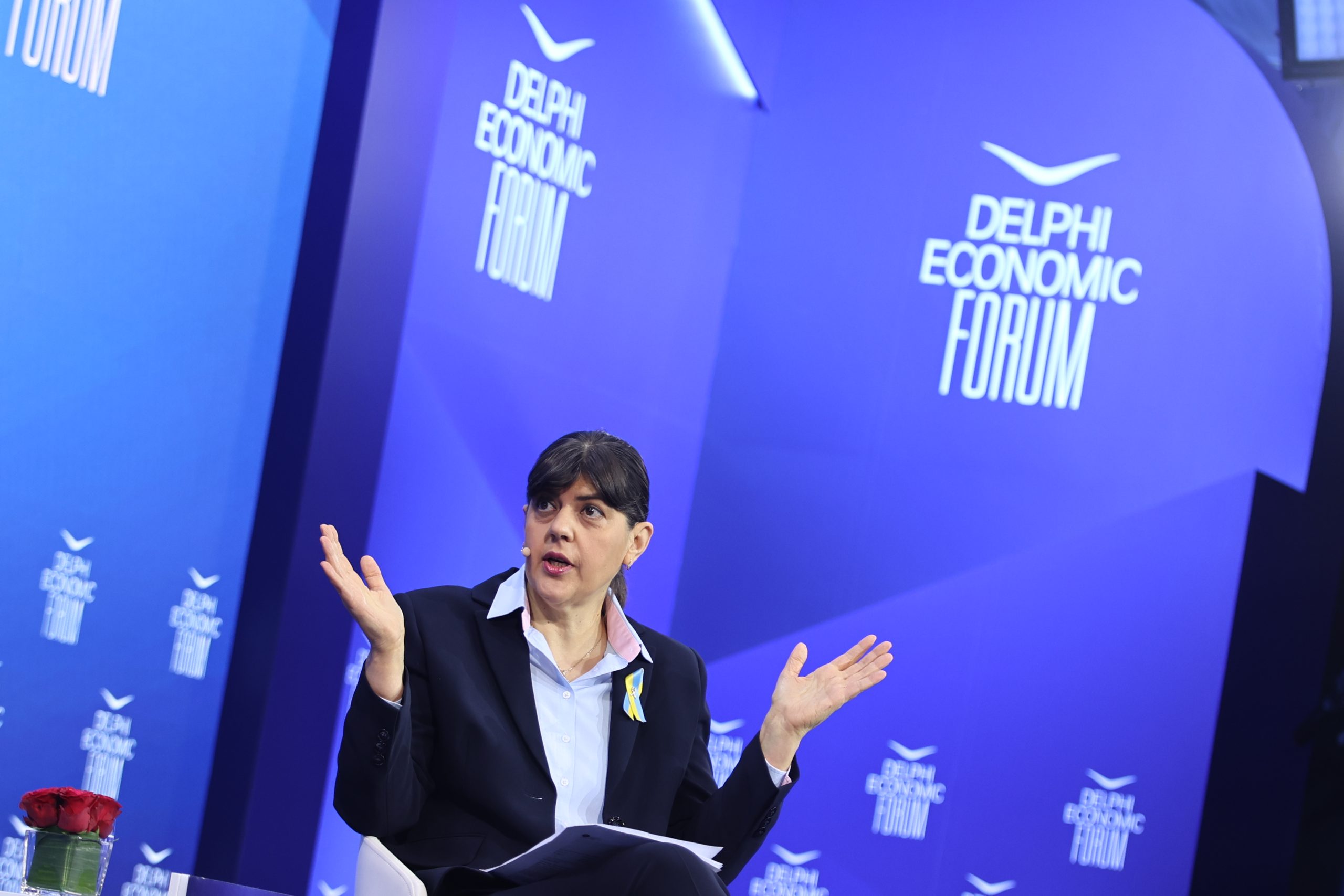 Λάουρα Κοβέσι από τους Δελφούς: «Έχουμε πολλές εκκρεμείς υποθέσεις στην Ελλάδα – Τι συμβαίνει με ΟΠΕΚΕΠΕ