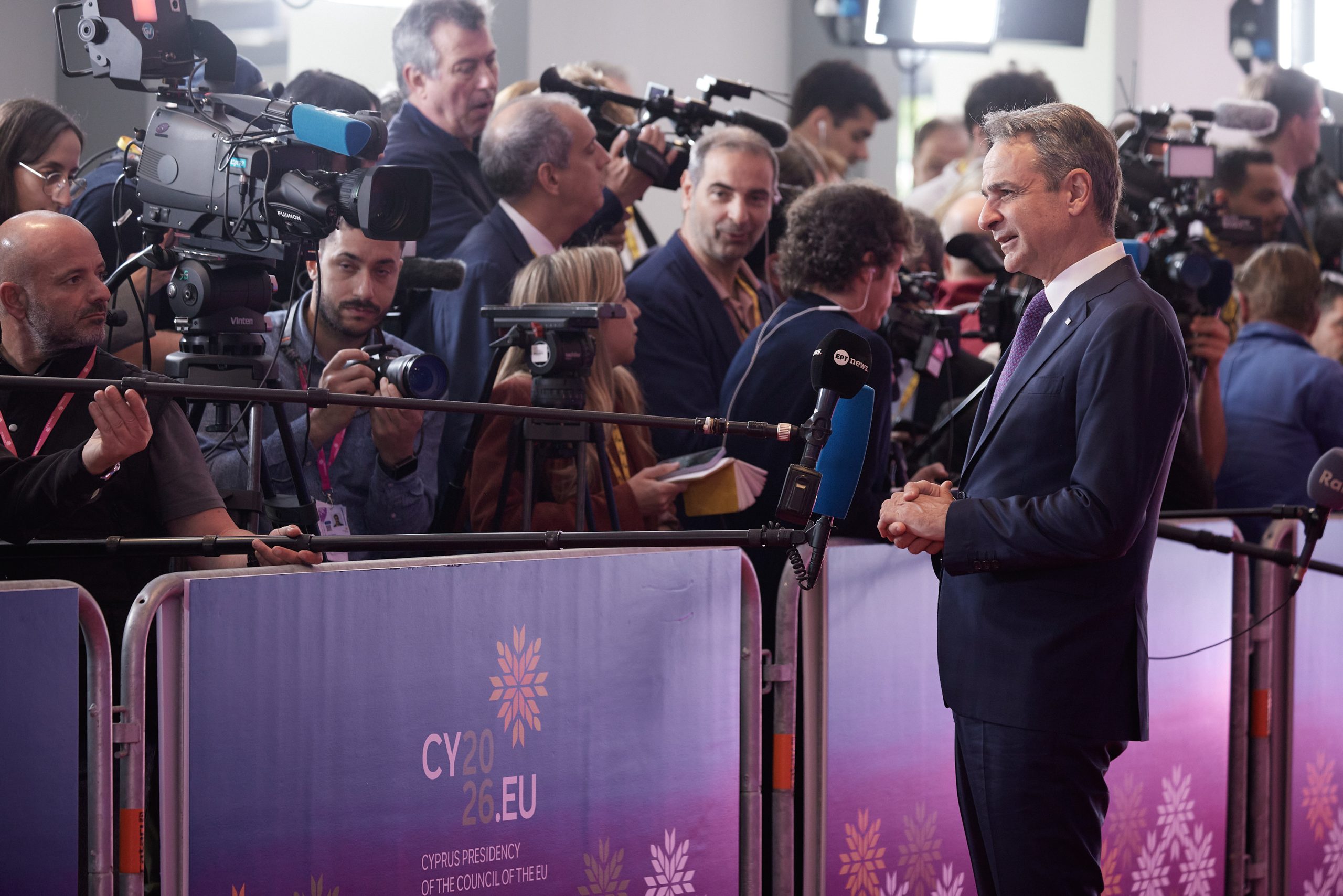 Μητσοτάκης: Στηρίζουμε σταθερά την κοινωνία χωρίς να διακινδυνεύουμε τη δημοσιονομική ισορροπία