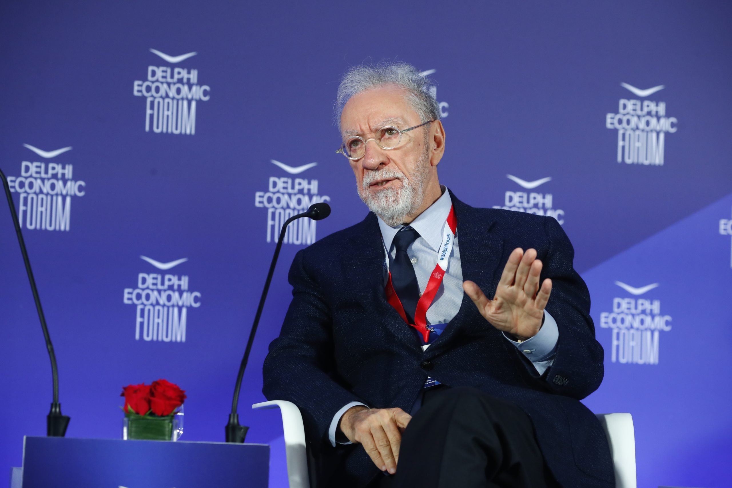 Σάλλας από Δελφούς: Το ακριβό πετρέλαιο πυροδοτεί τον πληθωρισμό και φρενάρει την ανάπτυξη