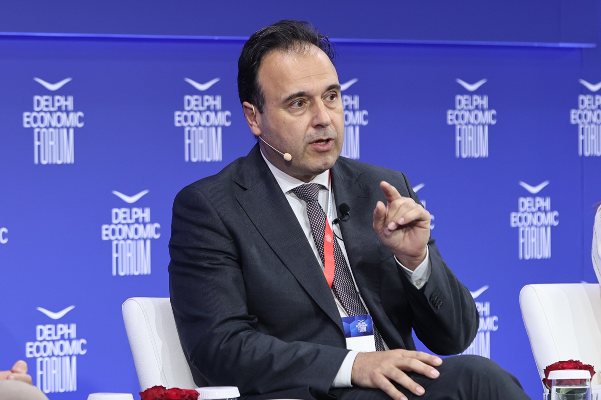 Παπαστεργίου από Δελφούς: «Πρέπει να τελειώνουμε με την ανωνυμία στο διαδίκτυο»