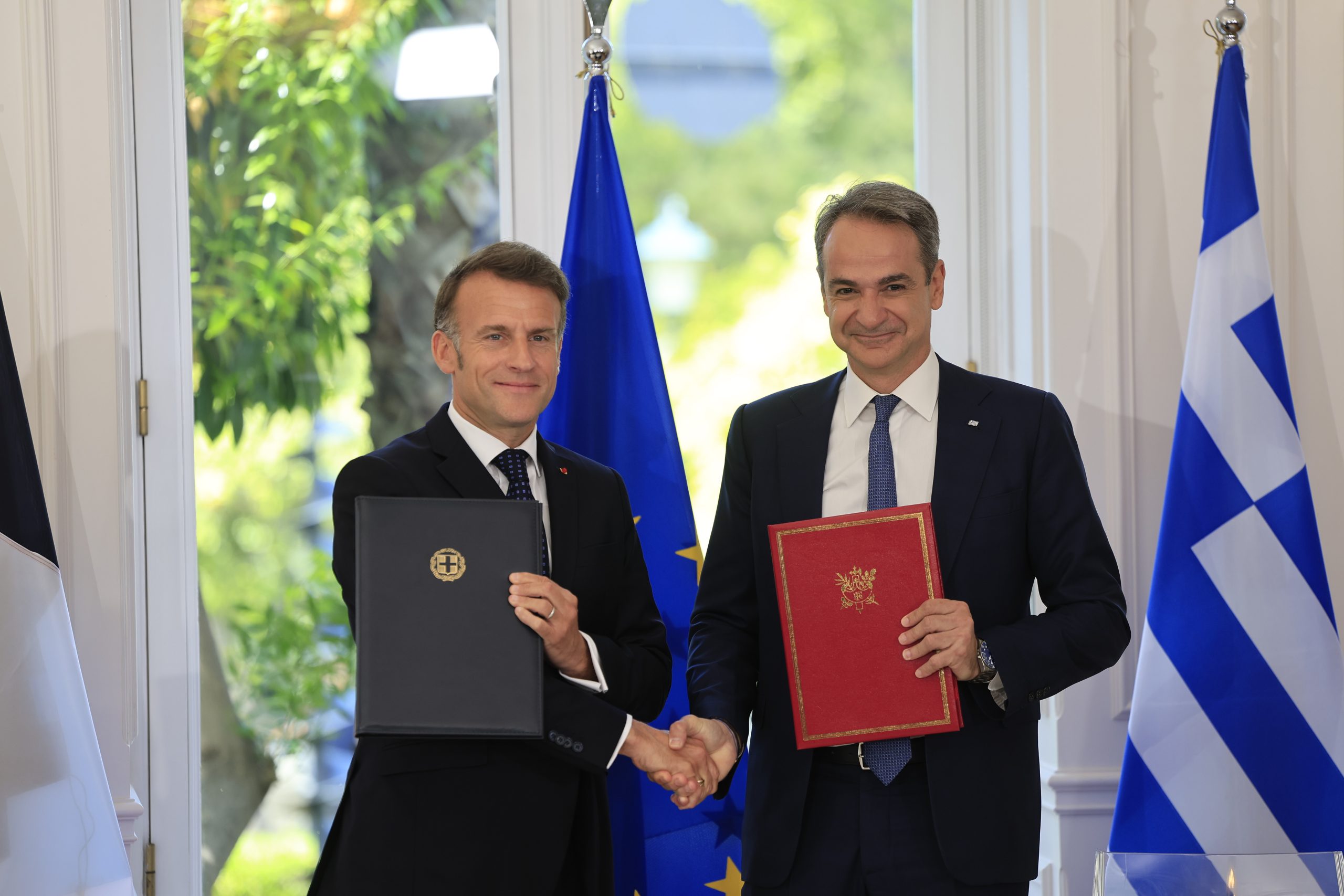 Τι προβλέπουν οι 8 +1 συμφωνίες που υπέγραψαν Μητσοτάκης και Μακρόν (vids)