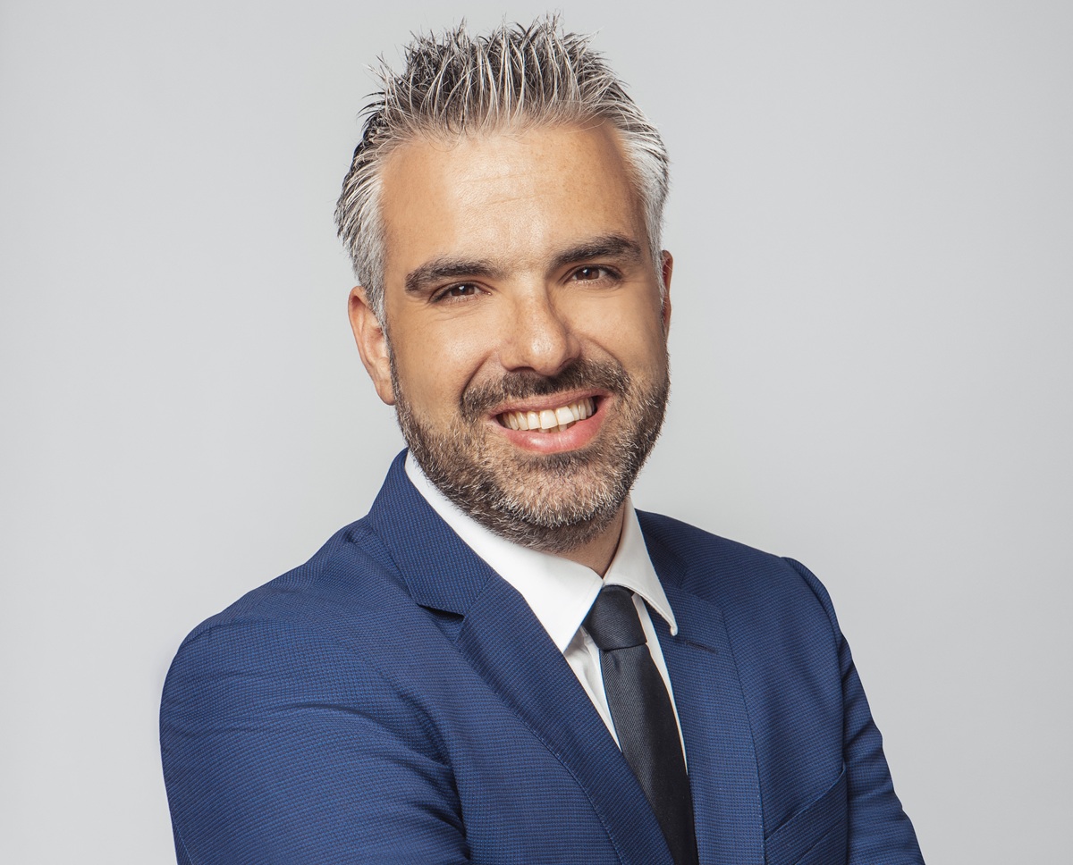 Περικλής Γομπάκης (Mar-Bella Collection): «Η πολυτέλεια σήμερα ορίζεται από το πώς νιώθει ο επισκέπτης»