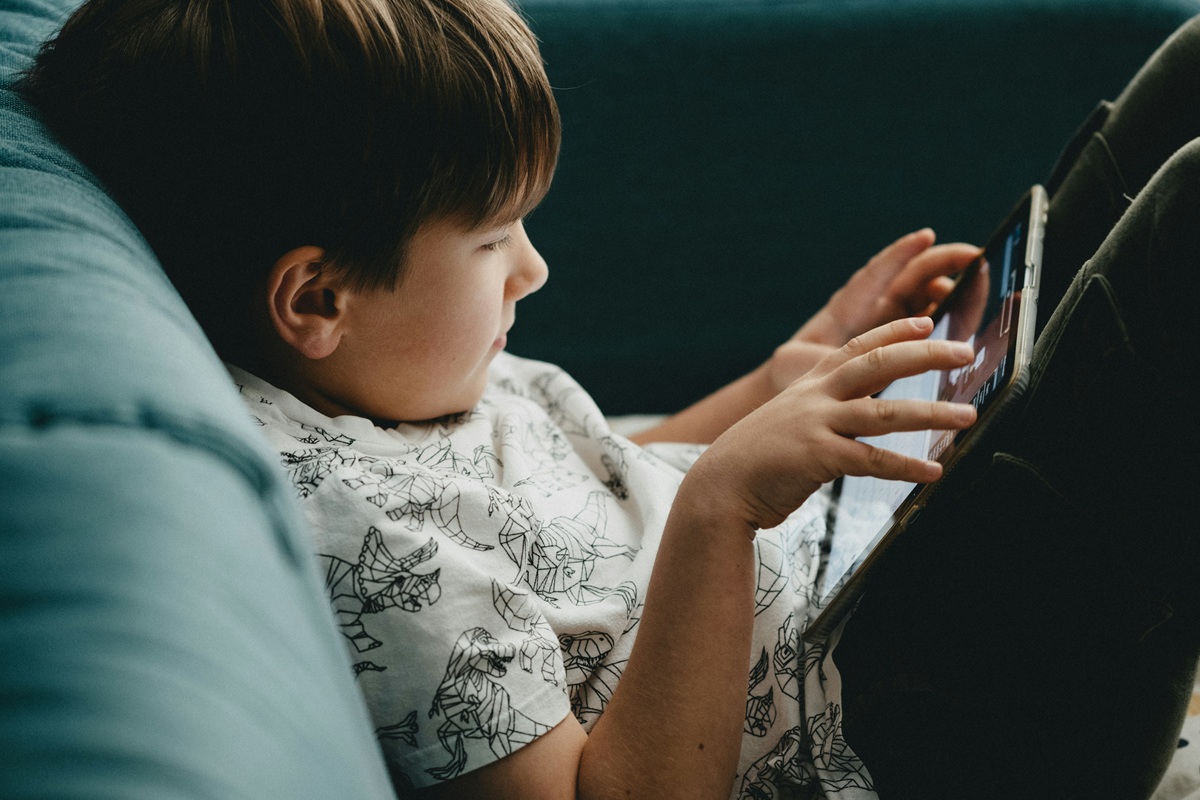 Social media: Πόσο αποτελεσματικά είναι τα ηλικιακά όρια;