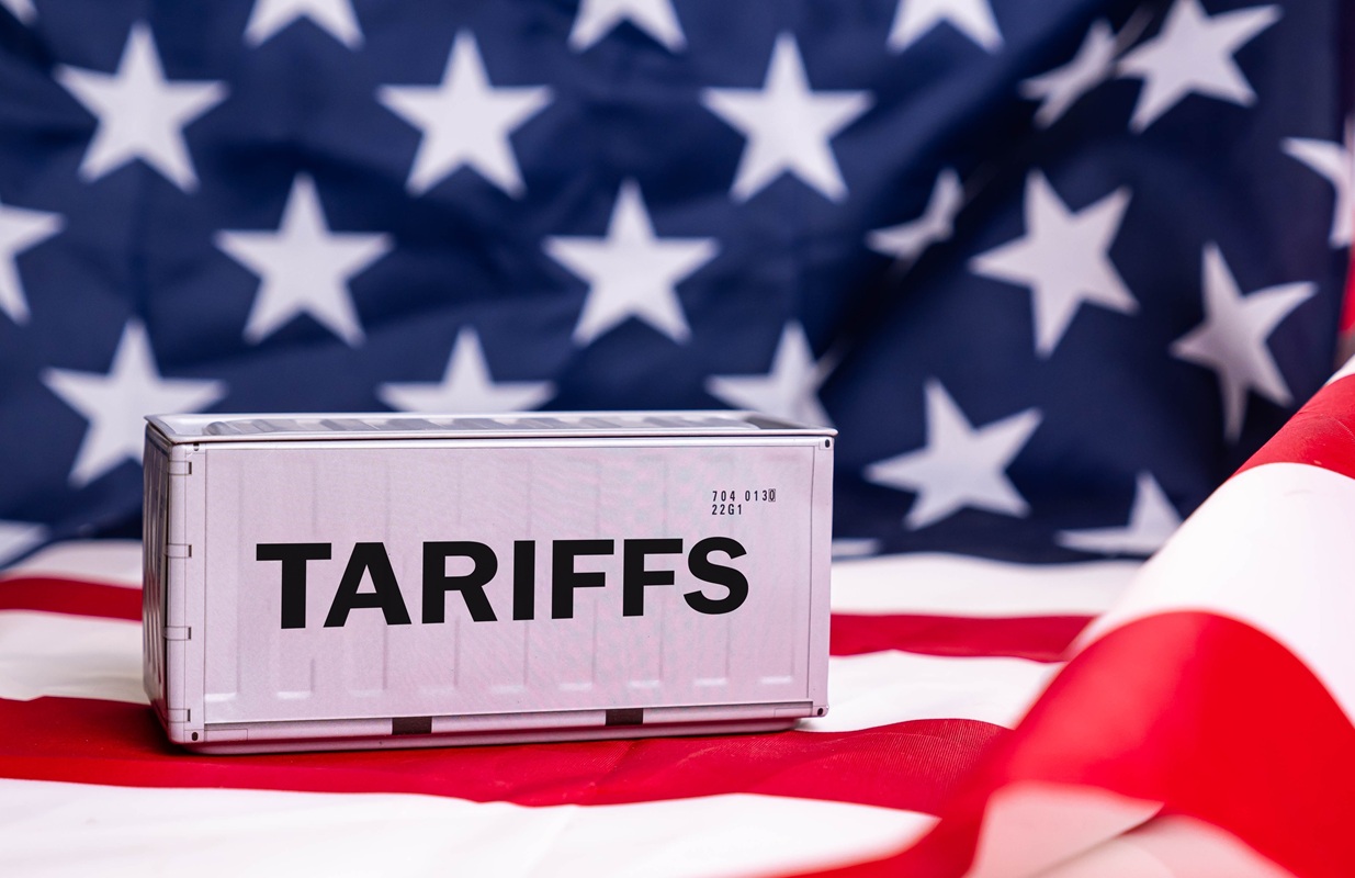 Γιατί το στοίχημα των δασμών απέτυχε: Αυξάνονται οι εισαγωγές, εκτός ΗΠΑ μετακινείται η παραγωγή