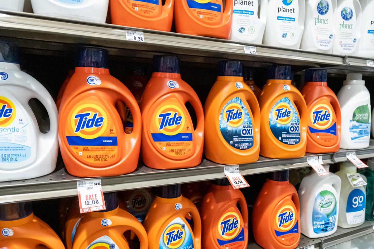 Procter & Gamble: Πλήγμα άνω του 1 δισ. δολαρίων από το πετρέλαιο – Στο τραπέζι αυξήσεις τιμών σε Tide, Pantene, Pampers