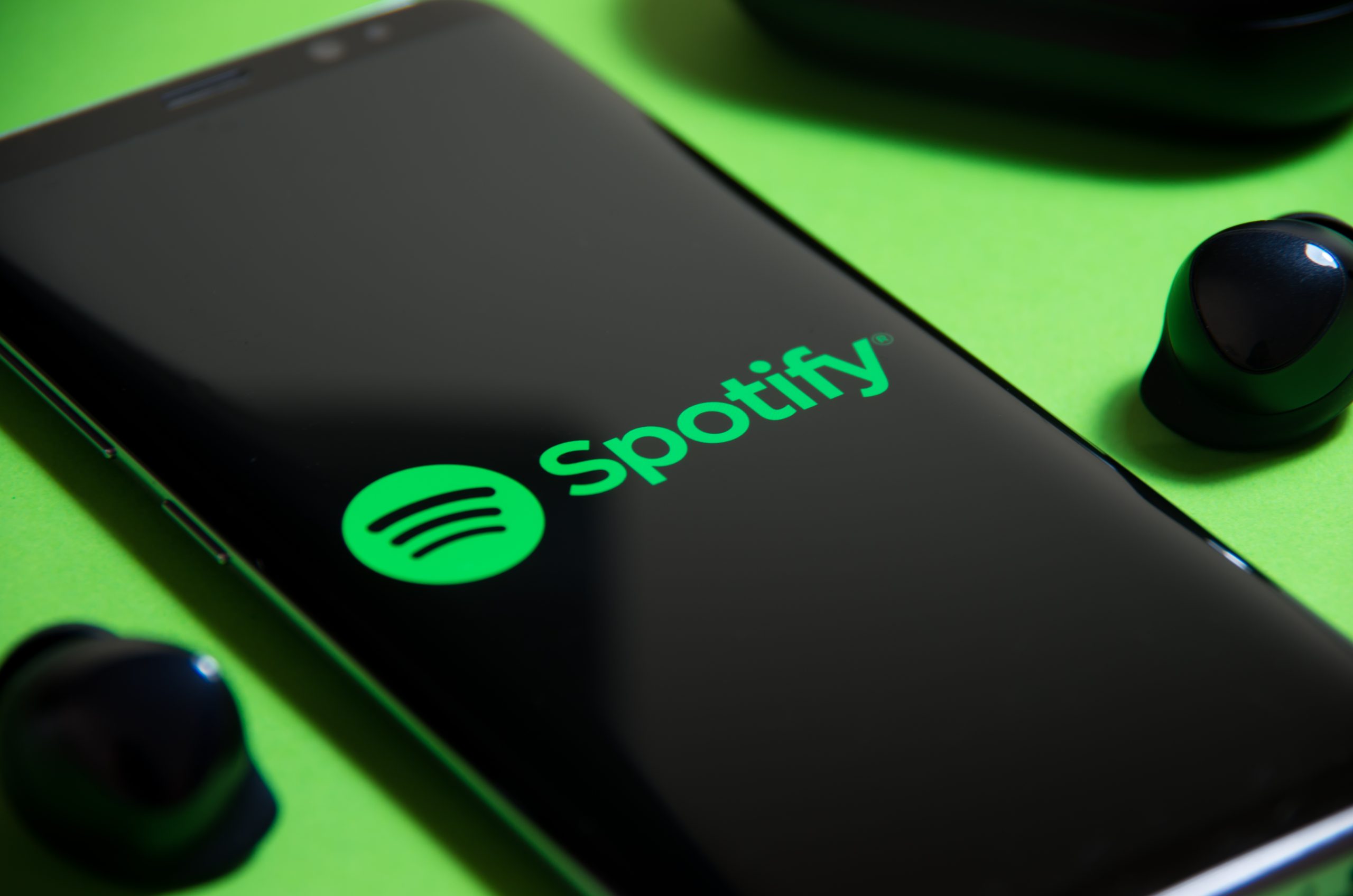 Spotify: Εκρηκτική αύξηση χρηστών και κερδών παρά τις αυξήσεις συνδρομών