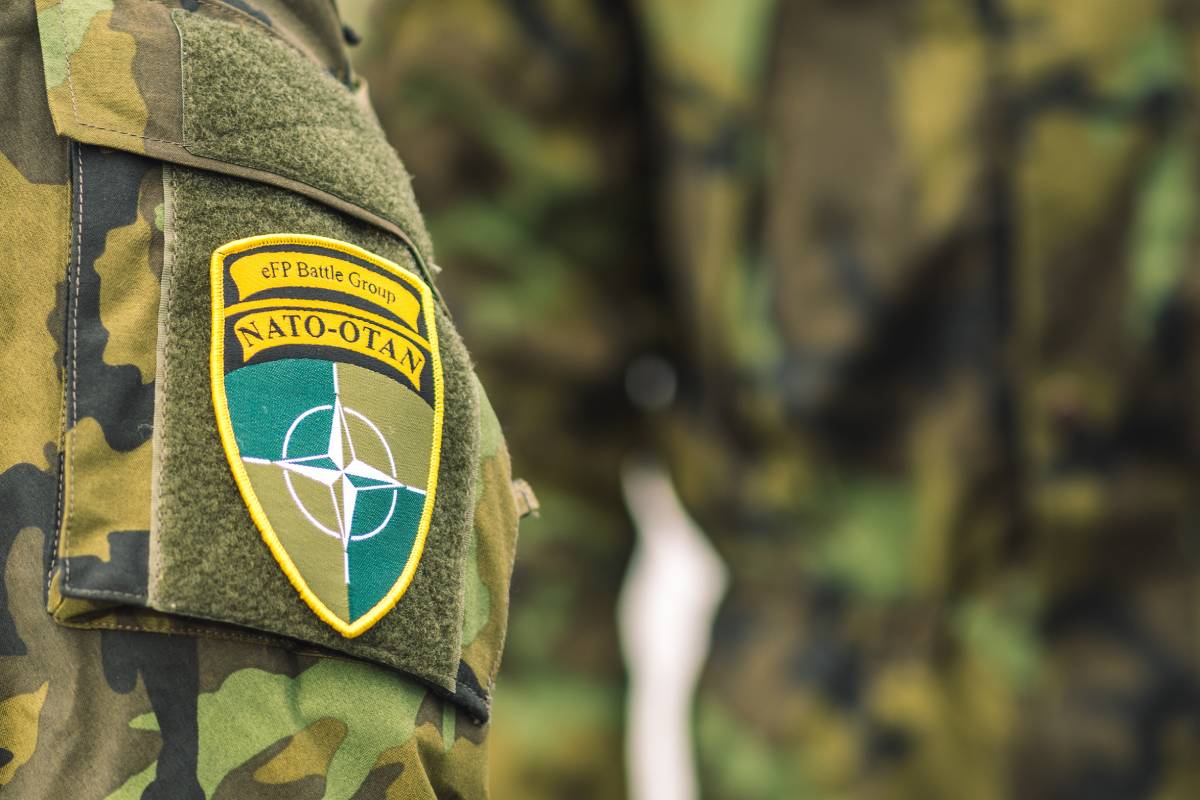 «Τρίζει» το ΝΑΤΟ: Έχουν βάση τα σενάρια αποχώρησης στρατευμάτων από την Ευρώπη; – Το παρασκήνιο της συνάντησης Τραμπ-Ρούτε