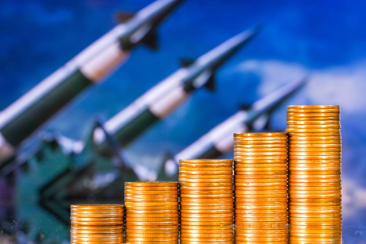 Παγκόσμιο «ράλι» εξοπλισμών: Στα 2,9 τρισ. δολάρια οι στρατιωτικές δαπάνες – Ποιοι οδηγούν την κούρσα