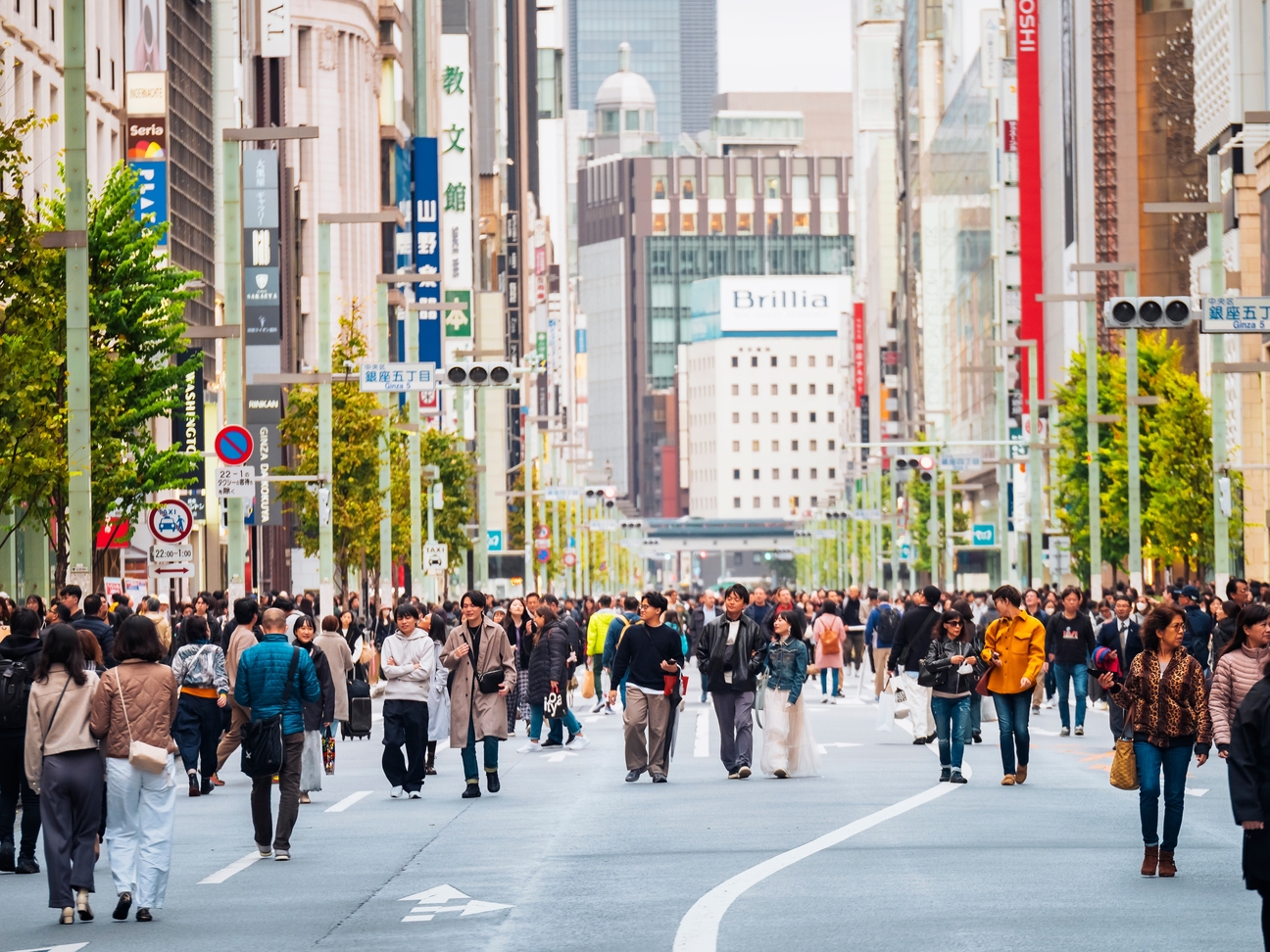 Ιαπωνία: Με βερμούδες στο γραφείο οι υπάλληλοι για εξοικονόμηση ενέργειας