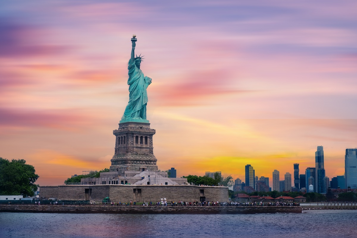 Νέα Υόρκη: «Πόλεμος» με τους δισεκατομμυριούχους για φόρο σε δεύτερες κατοικίες