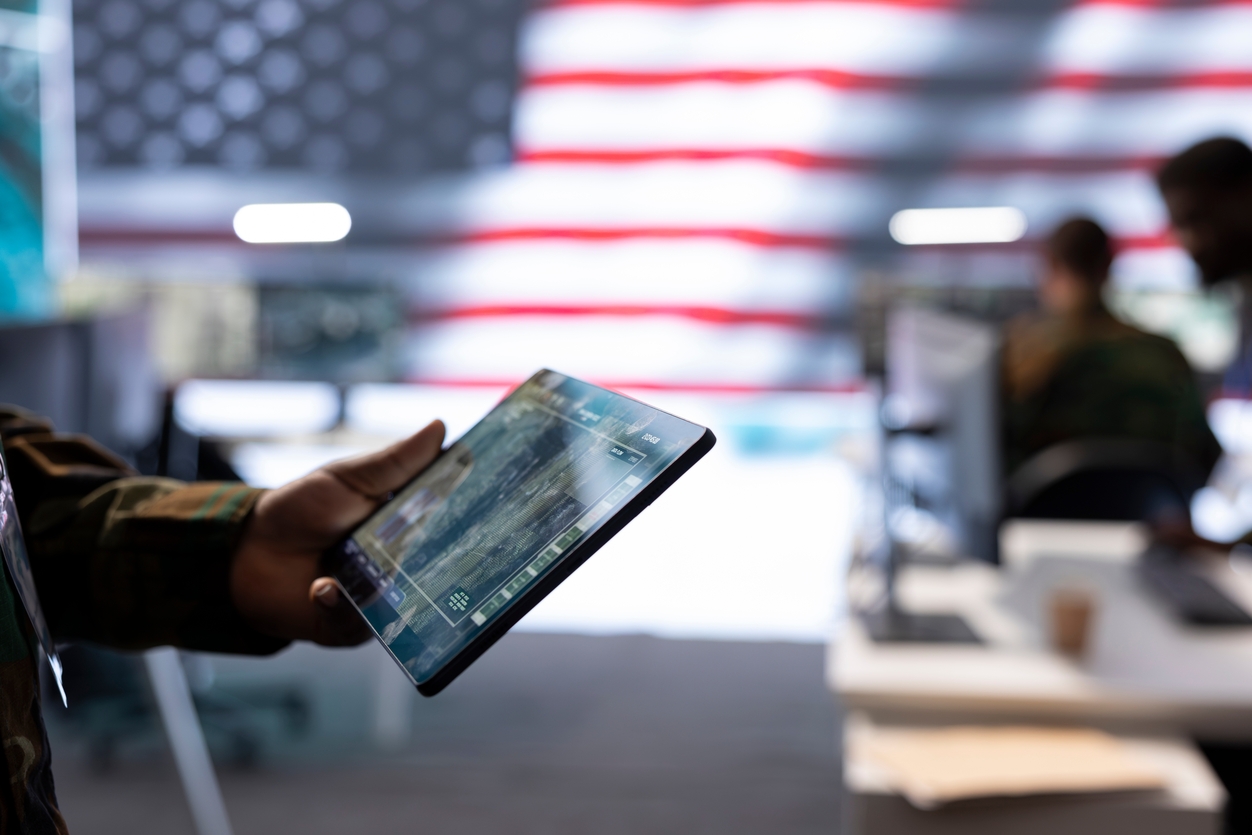 Ο αμερικανικός στρατός αναπτύσσει AI chatbot βασισμένο σε πραγματικές αποστολές