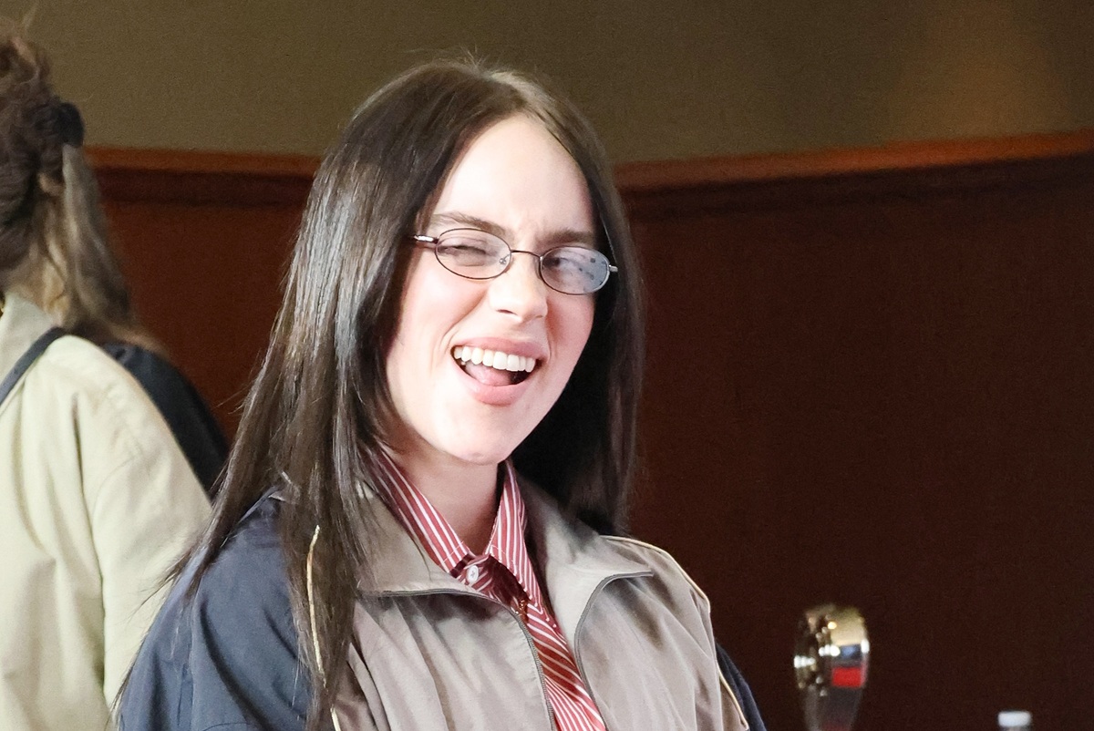 Πώς η Μπίλι Άιλις αλλάζει τους κανόνες των «πράσινων» συναυλιών με την περιοδεία «Hit Me Hard and Soft»