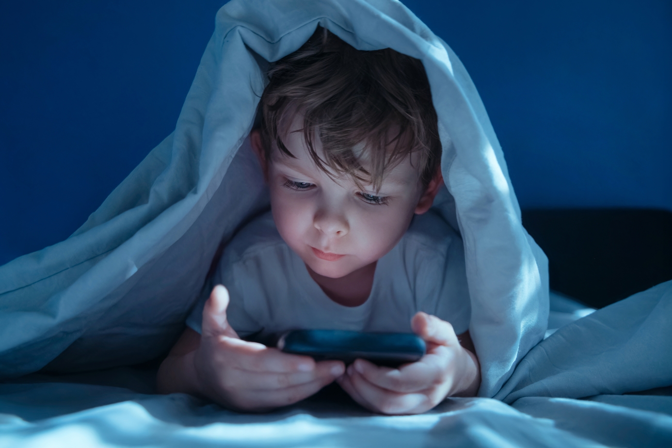 Internet και παιδιά: Ασφάλεια και ιδιωτικότητα σε κίνδυνο – Τι πρέπει να γνωρίζουν οι γονείς