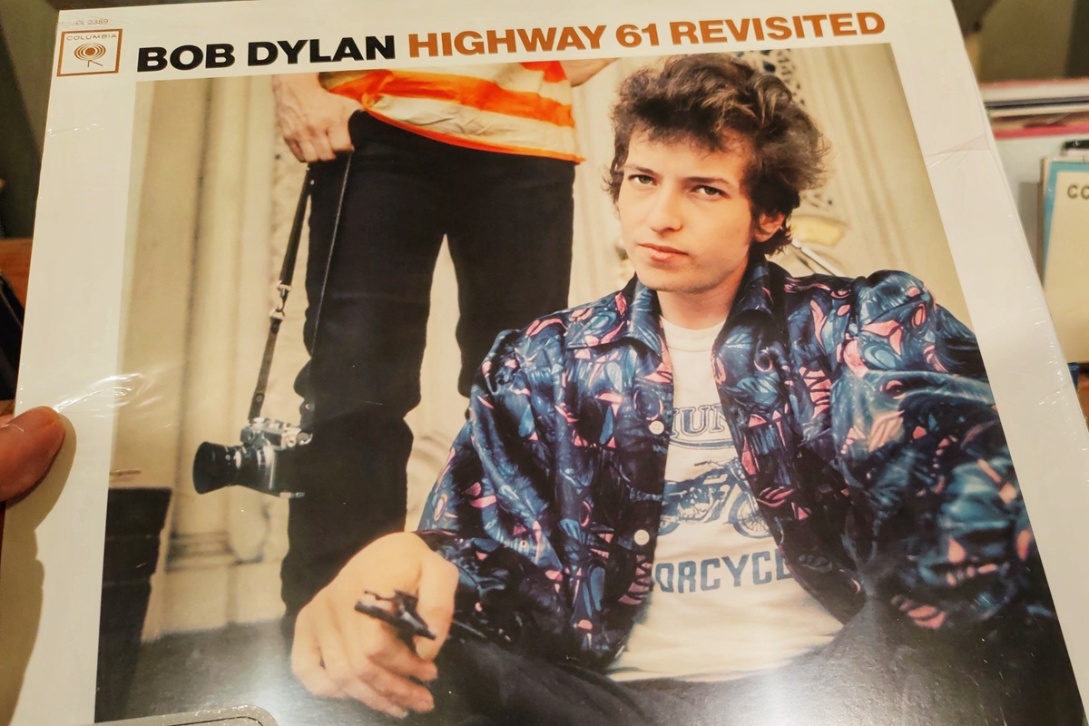 Μπομπ Ντίλαν: Σε δημοπρασία χαμένοι στίχοι που βρέθηκαν κρυμμένοι σε βιβλίο