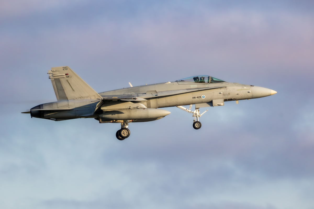 Φινλανδία: Δόκιμοι πιλότοι σε πειθαρχικό έλεγχο για «φαλλικά» σχήματα σε διαδρομές πτήσης