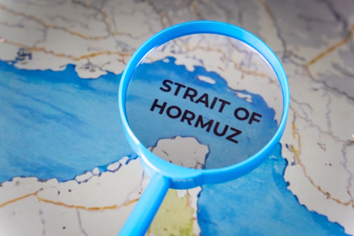 Γιατί κανένα κράτος δεν είναι «ενεργειακά ανεξάρτητο» όσο τα Στενά του Ορμούζ παραμένουν κλειστά