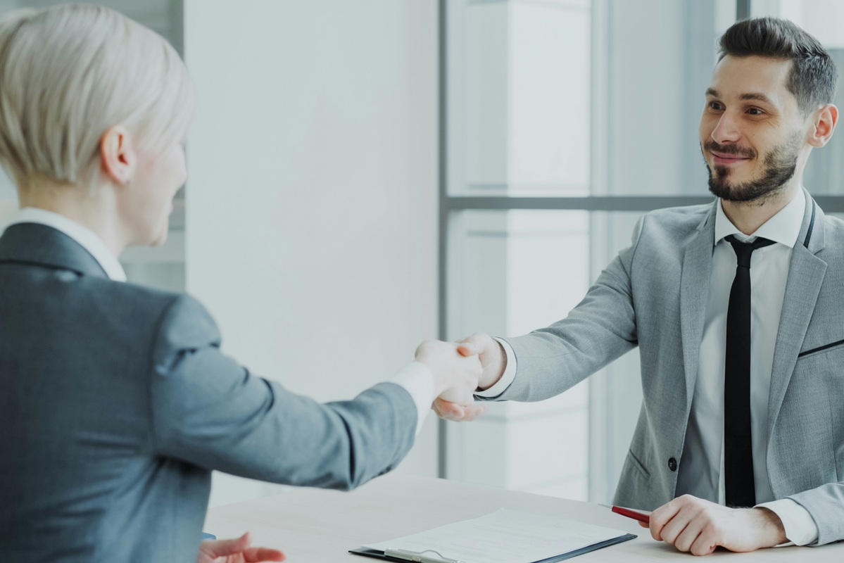 4 μύθοι που πρέπει να αγνοήσετε για να πετύχετε την καλύτερη εργασιακή συμφωνία