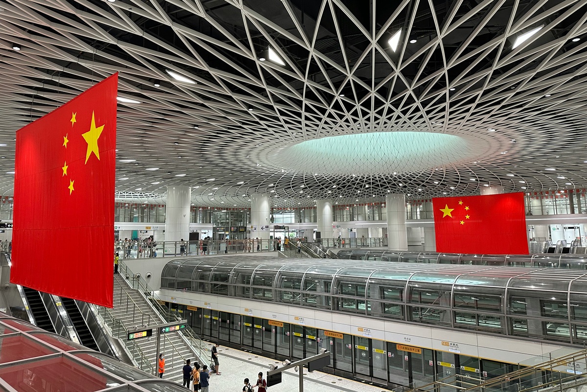 «Έκρηξη» κερδοφορίας στα κινεζικά χρηματιστήρια το 2025: Ποιοι κλάδοι ηγούνται της νέας ανάπτυξης