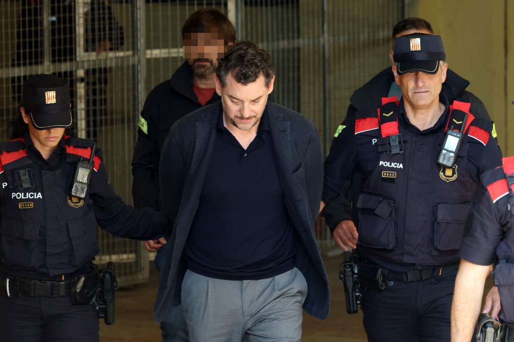 Mango: Ο Jonathan Andic παραιτείται προσωρινά εν μέσω έρευνας για τον θάνατο του πατέρα του