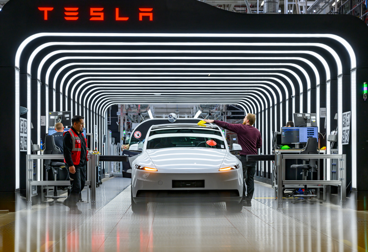 Η Tesla φέρνει το Full Self-Driving στην Κίνα: Το «στοίχημα» του Έλον Μασκ απέναντι στους εγχώριους κολοσσούς των EV