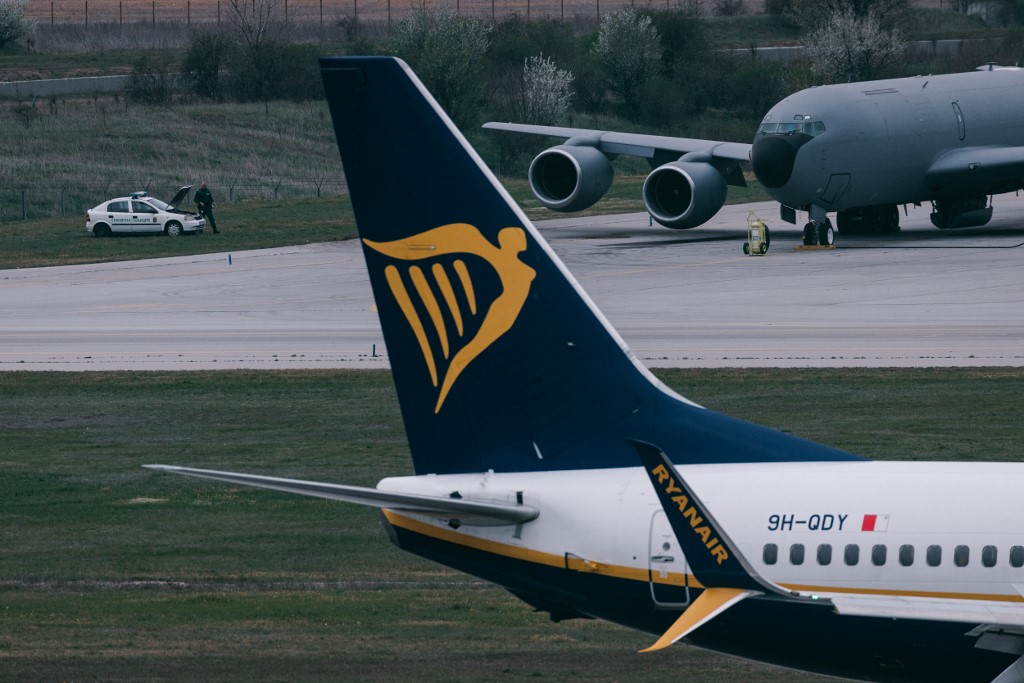 Ryanair: Αντέχει στις πιέσεις – Πόσα εκατομμύρια επιβάτες μετέφερε τον Απρίλιο