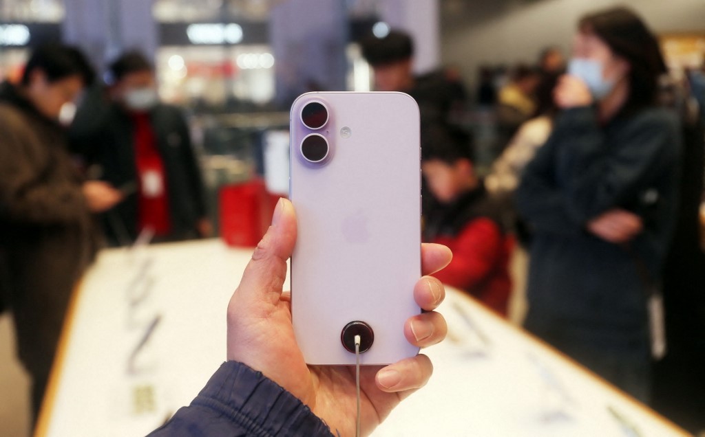 Η Apple πληρώνει 250 εκατ. δολάρια για το AI του iPhone που… δεν ήρθε ποτέ