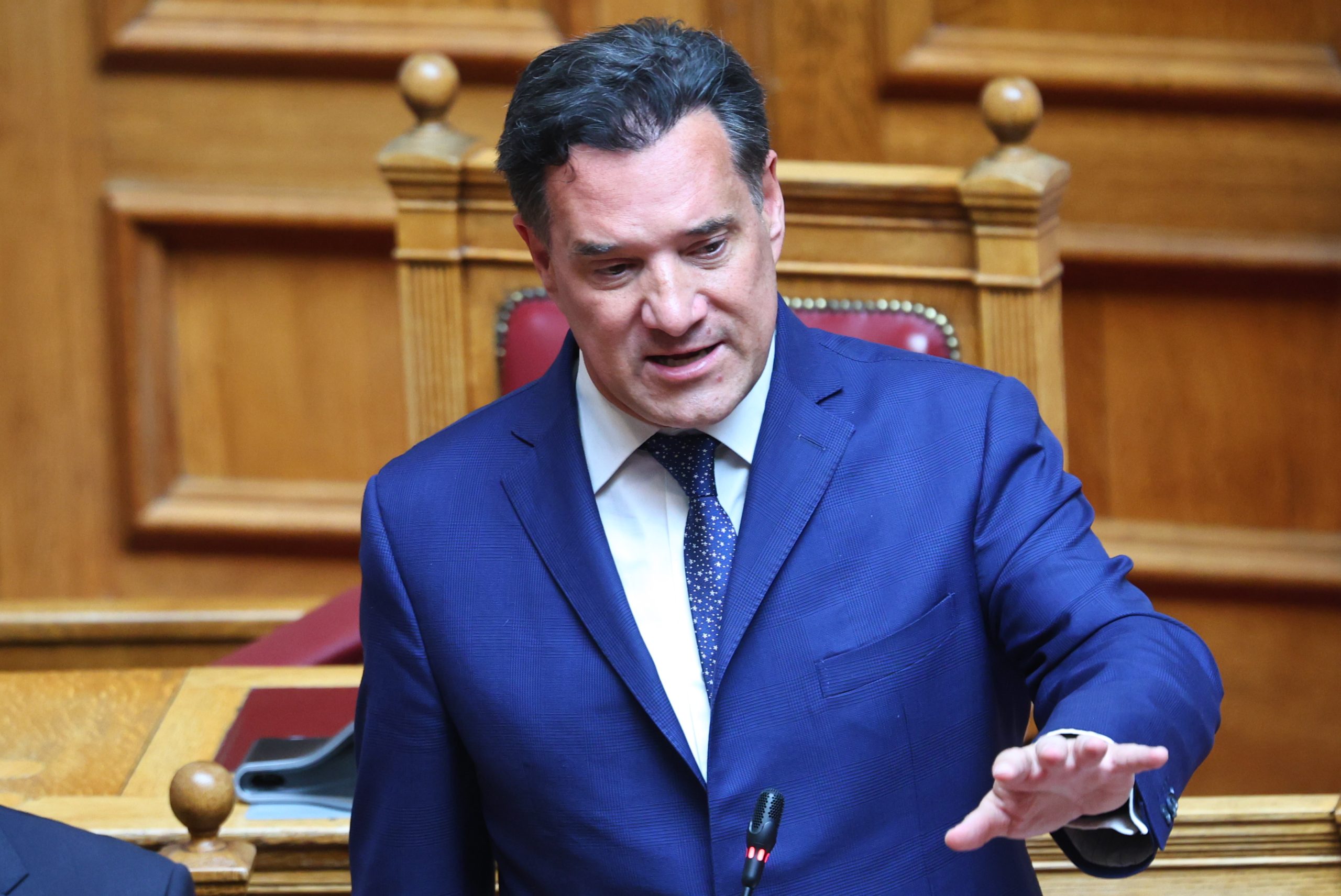 Τέλος τα προϊόντα κάνναβης από περίπτερα: «Μπλόκο» Γεωργιάδη μετά τα περιστατικά με ανήλικους