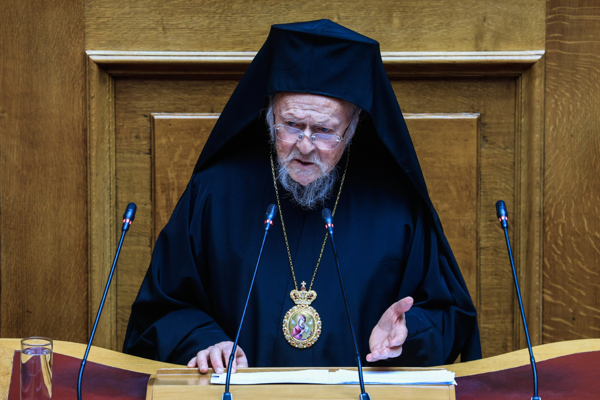 Οικουμενικός Πατριάρχης Βαρθολομαίος: Ηχηρό μήνυμα από το βήμα της Βουλής – «Η Realpolitik έχει κατισχύσει του Διεθνούς Δικαίου»
