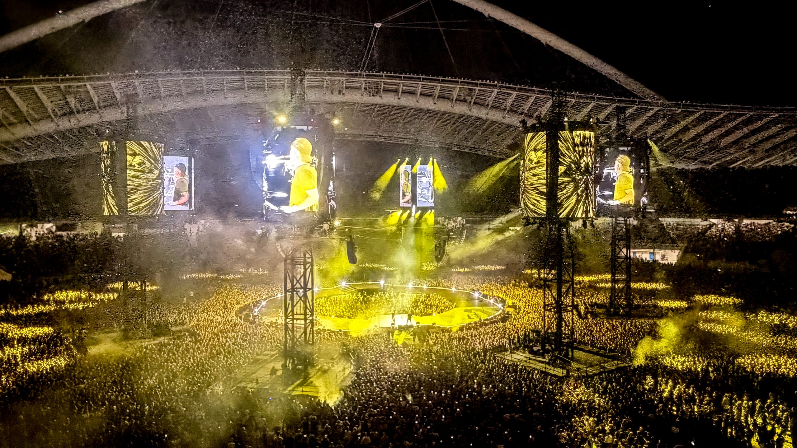 Οι Metallica «γκρέμισαν» το ΟΑΚΑ: Ζορμπάς, Τρύπες και 85.000 θεατές σε ένα ιστορικό live (vid)