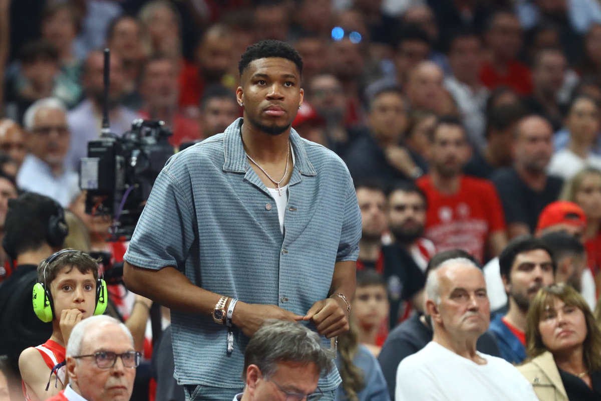 Ο Greek Freak άγγιξε τα 100 εκατ. δολάρια, αλλά έμεινε εκτός δεκάδας των πιο ακριβοπληρωμένων αθλητών 