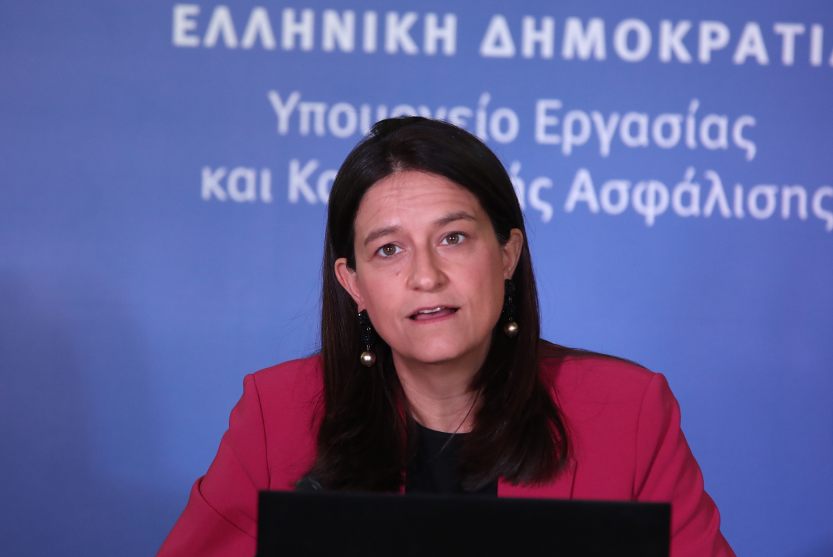 Νομοσχέδιο για ίσες αμοιβές: Τι αλλάζει σε μισθούς, προσλήψεις και ελέγχους για το gender pay gap