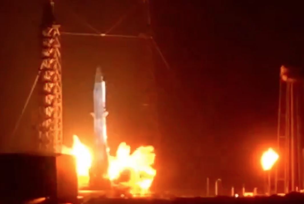 Φλόριντα: Πύραυλος της Blue Origin εξερράγη στο Ακρωτήριο Κανάβεραλ (video)