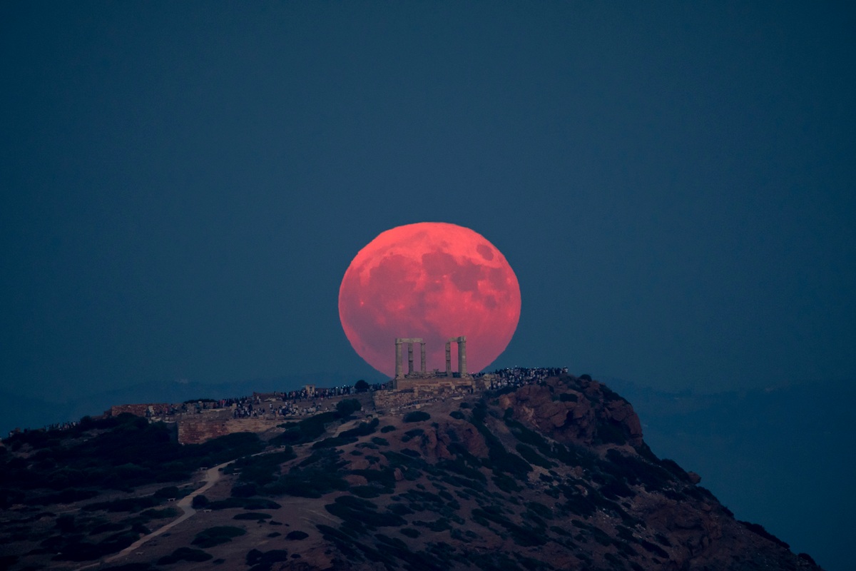 Πανσέληνος Μαΐου: Απόψε το «φεγγάρι των λουλουδιών» στον ουρανό