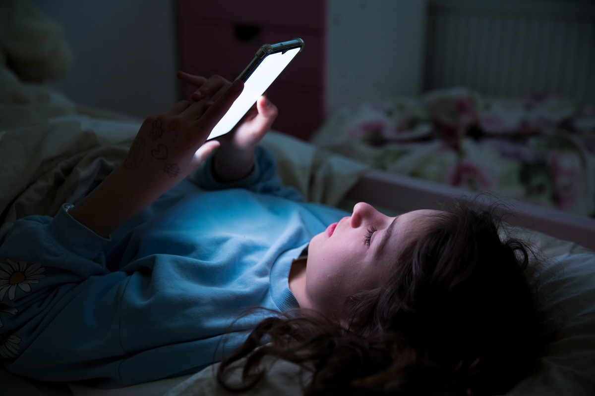 TikTok, Instagram και YouTube κρατούν ξύπνιους τους εφήβους μέχρι τα ξημερώματα