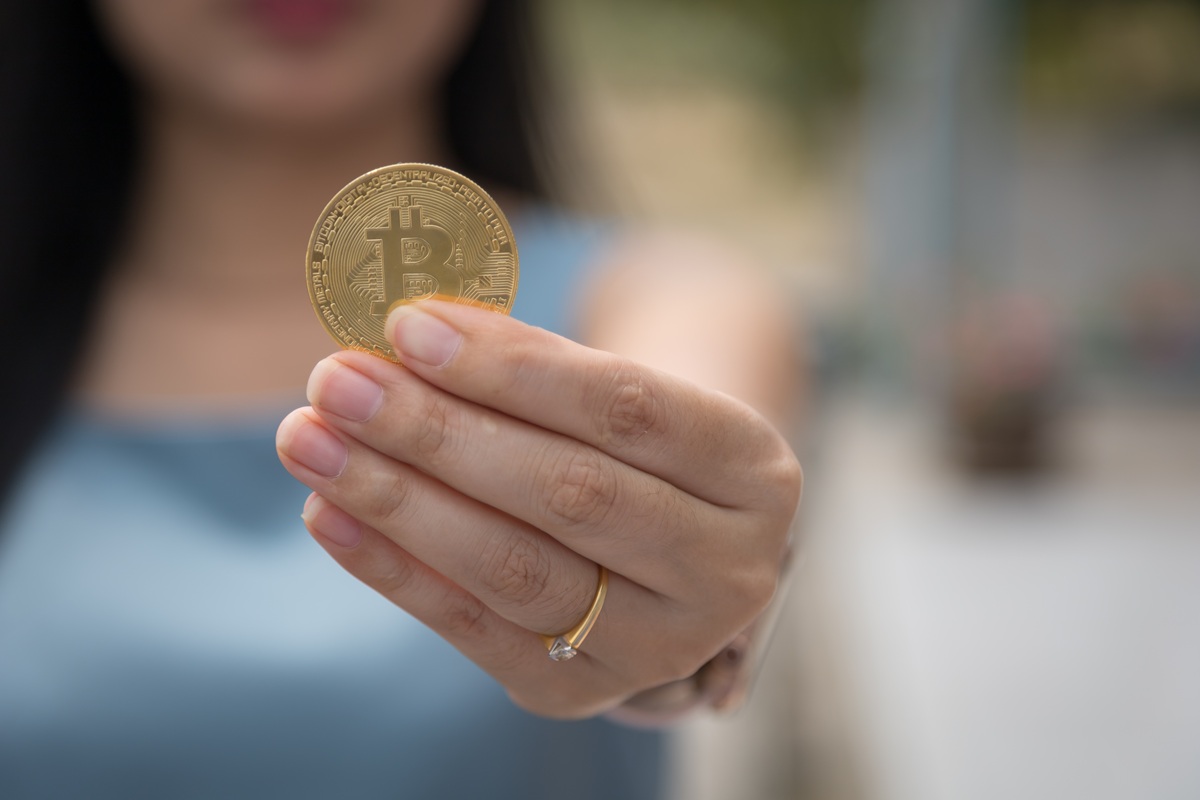 Bitcoin Society: Γιατί η εταιρεία του Τόνι Πάρκερ πατάει «φρένο» στις αγορές – Καταρρέει το μοντέλο της MicroStrategy;