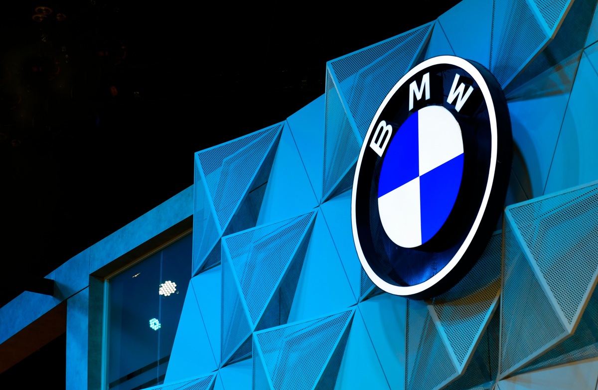 BMW: Πτώση κερδών και «μαχαίρι» σε 8.000 θέσεις εργασίας εν μέσω πιέσεων από Κίνα 