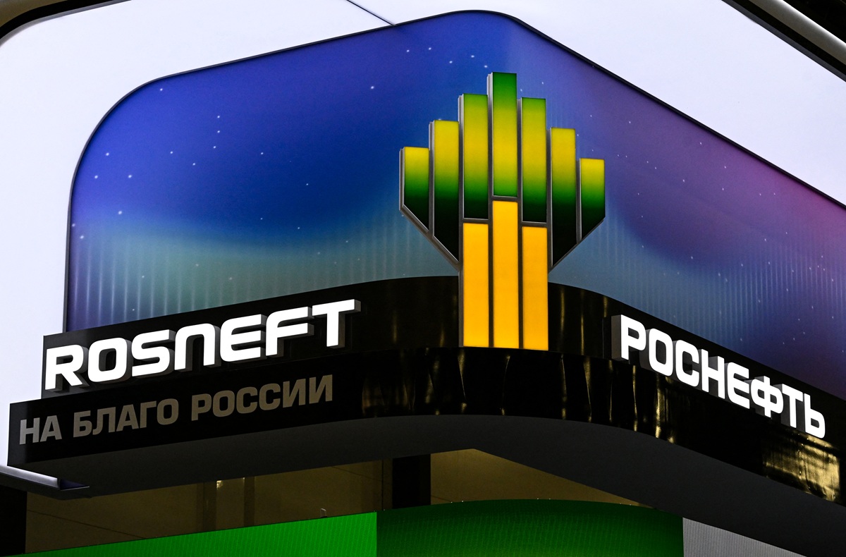 Προβλέψεις Rosneft για πτώση τιμών στο πετρέλαιο – Επιθέσεις drones της Ουκρανίας σε ρωσικές εγκαταστάσεις