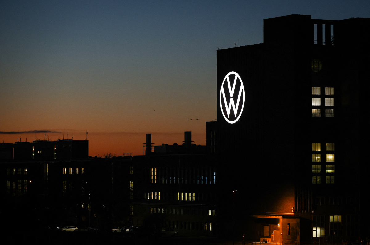 Volkswagen: Σχέδιο σοκ για έως 100.000 απολύσεις και κλείσιμο εργοστασίων στη Γερμανία