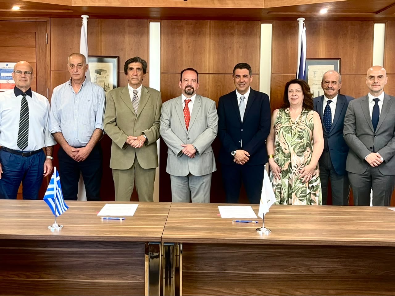 Ενεργειακή «συμμαχία» Ελλάδας-Κύπρου: Νέο μνημόνιο συνεργασίας μεταξύ ΡΑΑΕΥ και ΡΑΕΚ