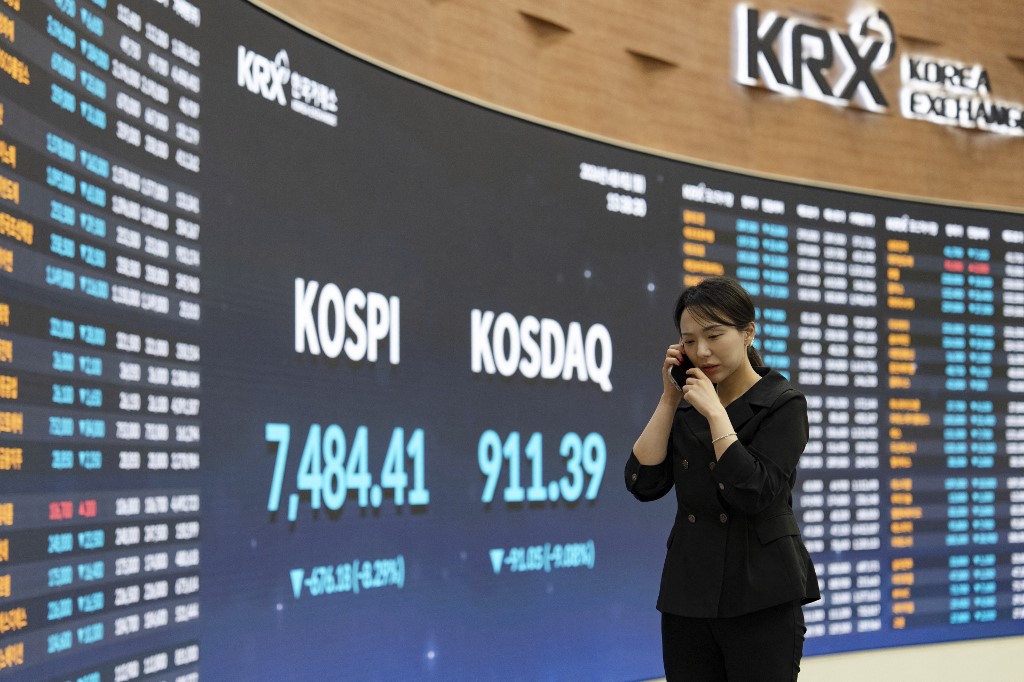 Παγκόσμιο sell-off στην τεχνολογία: Βαριές απώλειες στην Ασία, «βουτιά» 8% για τον Kospi