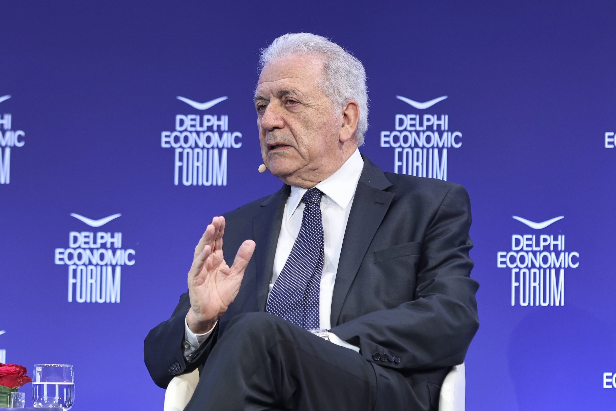 Στη Βουλή η δικογραφία για τον Αβραμόπουλο – Τι προβλέπει η διαδικασία άρσης της ασυλίας του