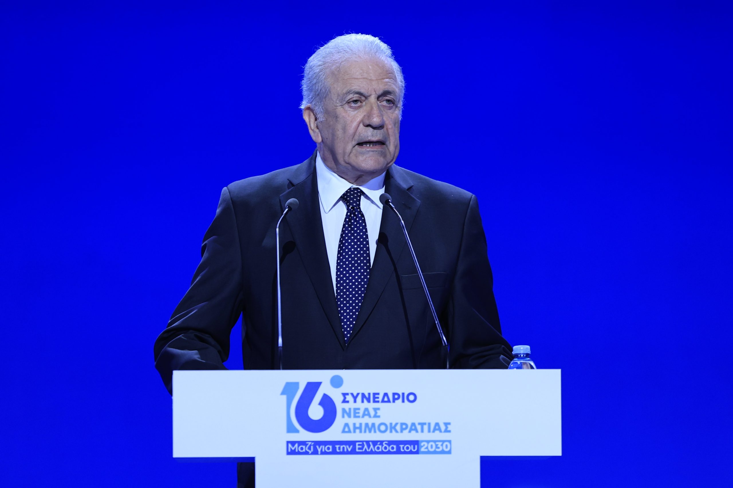 Δημήτρης Αβραμόπουλος: Ένταλμα σύλληψης από τις Βρυξέλλες για το Qatargate – Τι απαντά ο ίδιος