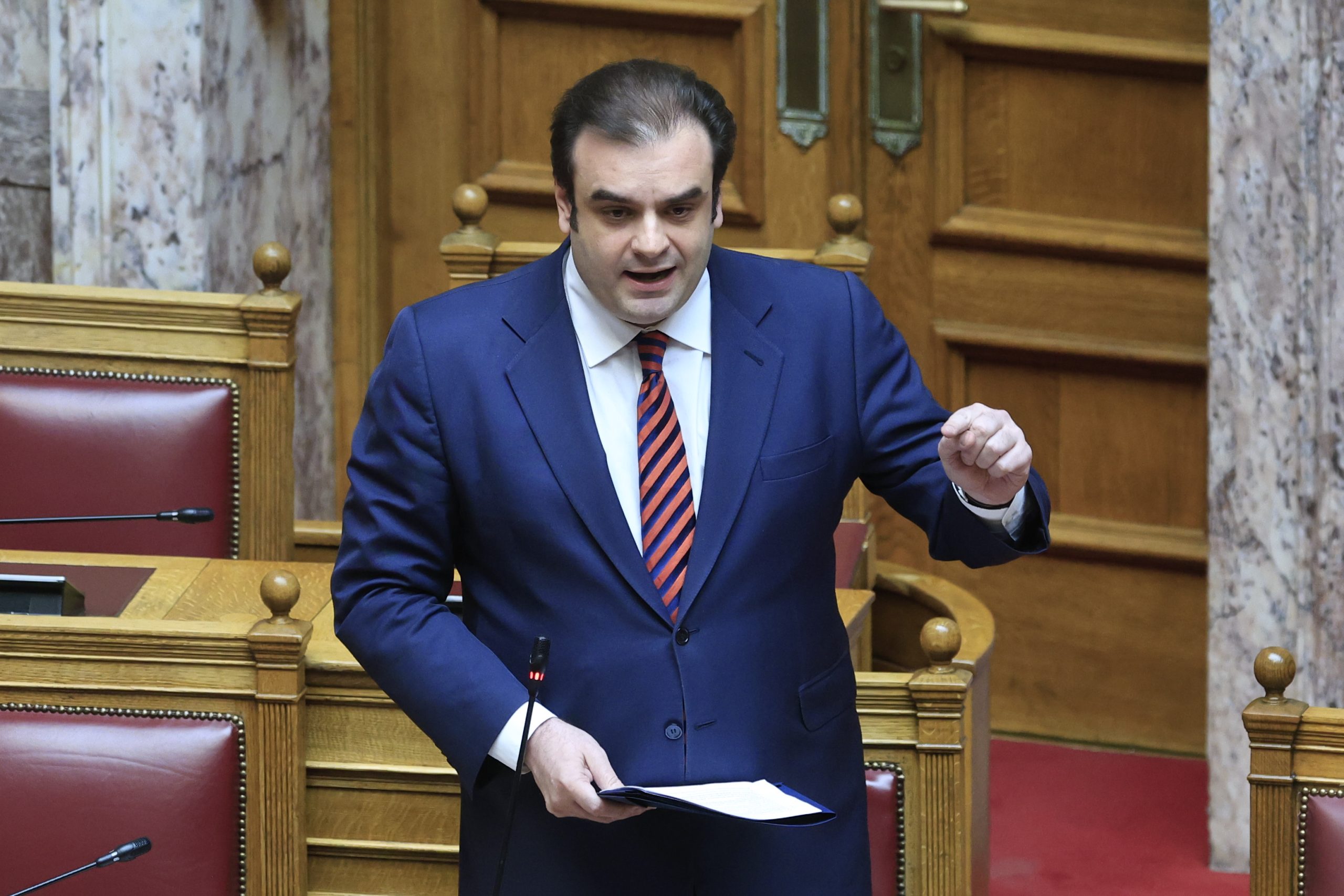 Πιερρακάκης: Αύξηση 28% στο ακατάσχετο των τραπεζικών λογαριασμών –  Τι σημαίνει στην πράξη για τους πολίτες