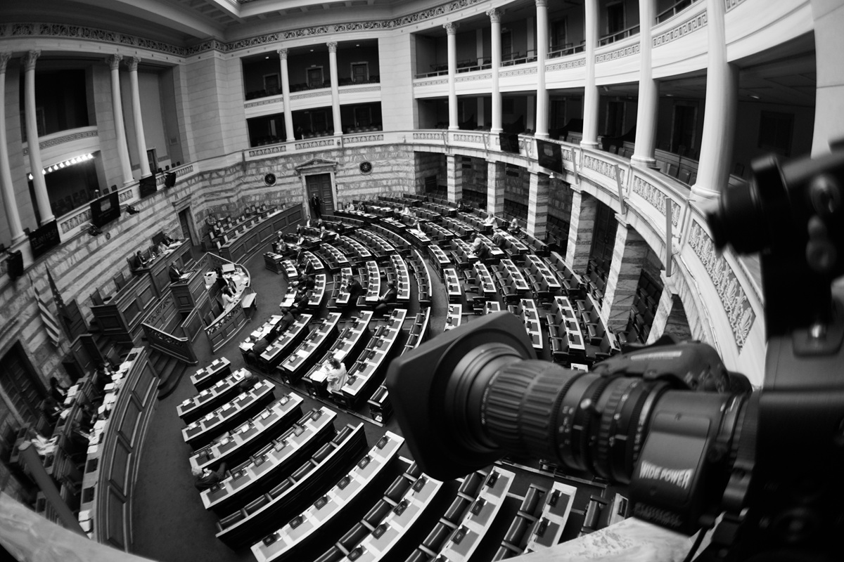 Τρία πολιτικά ερωτήματα για μετά το καλοκαίρι