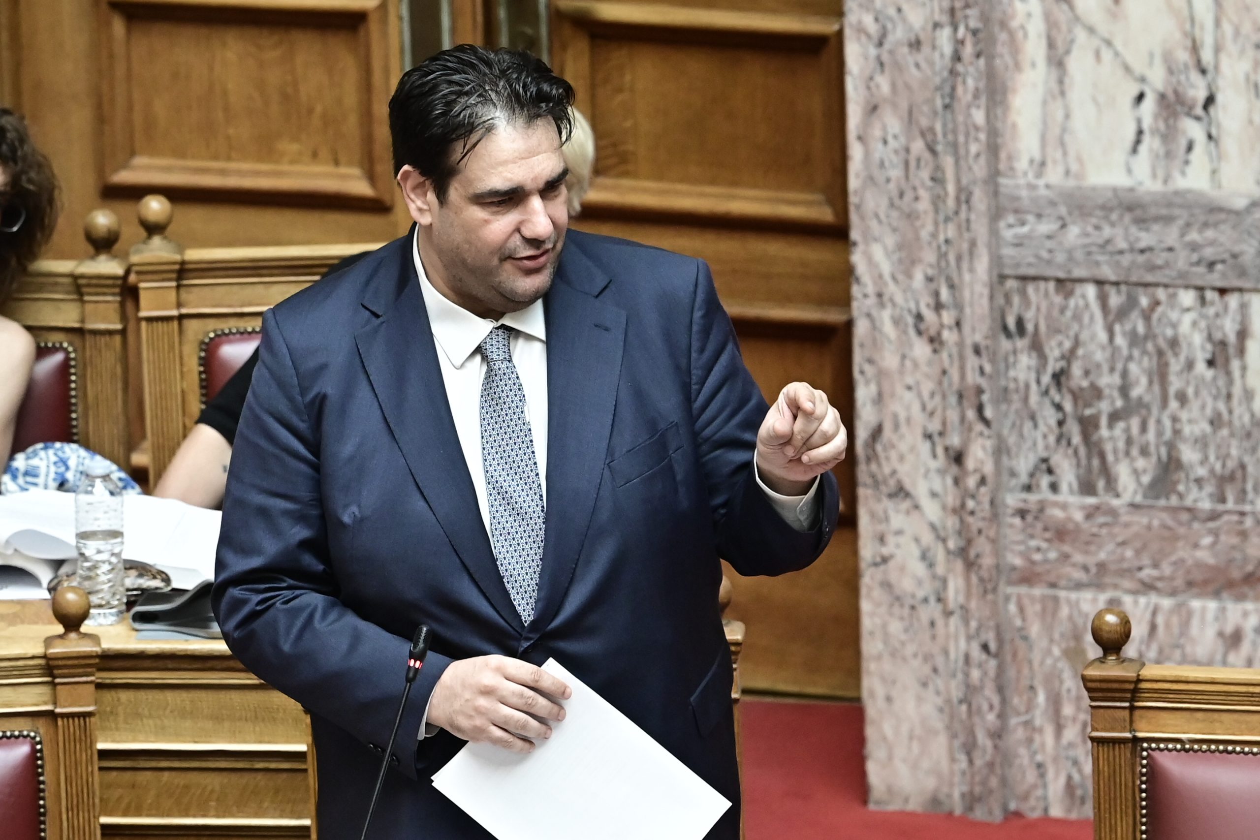 Υπερψηφίστηκε ο νέος Κώδικας Τοπικής Αυτοδιοίκησης: Πώς θα εκλέγονται δήμαρχοι και τι αλλάζει στα δημοτικά τέλη