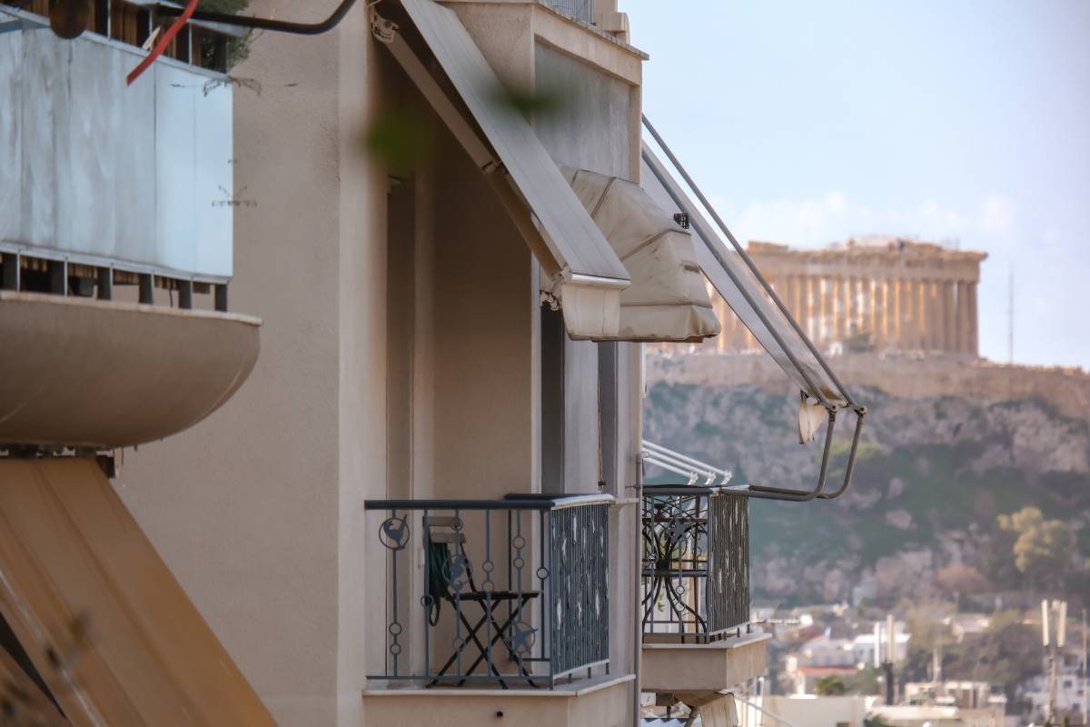 Ακίνητα: Με το πόδι στο «γκάζι» οι αγοροπωλησίες – Φρένο στις γονικές παροχές ακινήτων